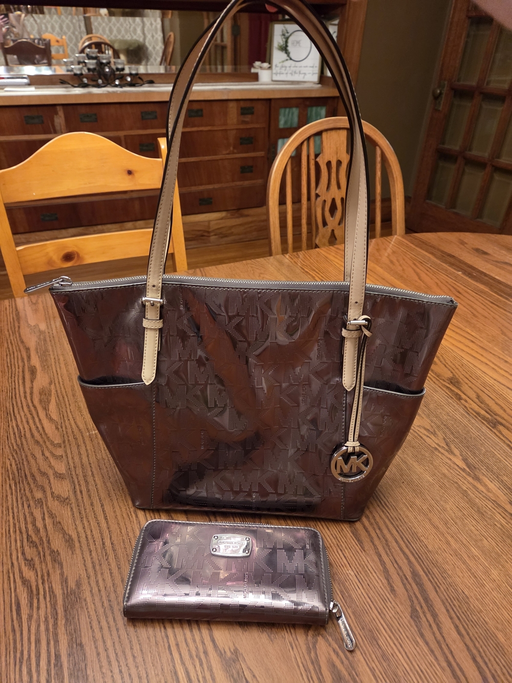 Michael Kors Jet Set East West Tote With Matching Wallet